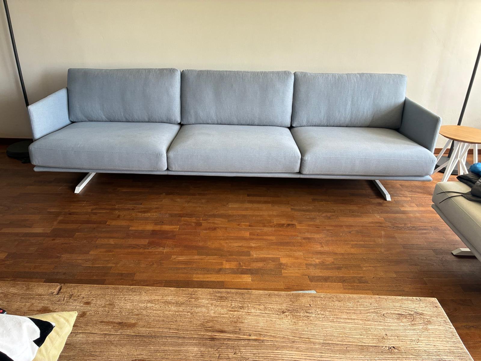 HENK Modulo blue sofa and white ottoman, Huis en Inrichting, Banken | Sofa's en Chaises Longues, Ophalen, Driepersoons, 75 tot 100 cm