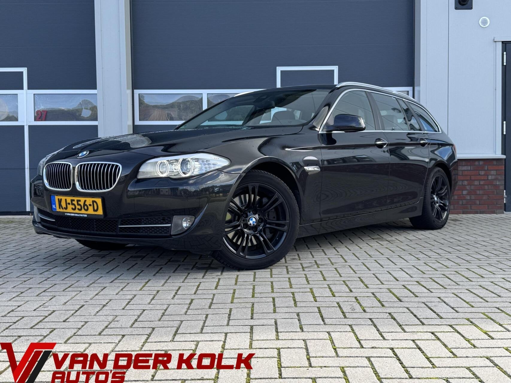 BMW 5-serie Touring 525d High Executive Automaat | Leder | C, Automaat, Achterwielaandrijving, 2000 kg, Zwart
