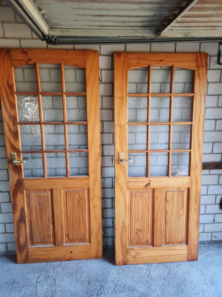 2 stuks Massief grenen opdek binnendeuren met glas, Doe-het-zelf en Verbouw, Deuren en Horren, Ophalen, Gebruikt, 80 tot 100 cm