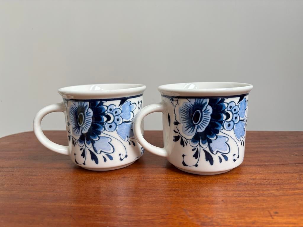 2 grote Dutch Floral mokken (Delftsblauwe stijl), Huis en Inrichting, Keuken | Servies, Ophalen of Verzenden, Zo goed als nieuw