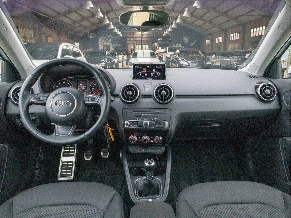 Audi A1 Sportback 1.4 TFSI Sport Pro Line S *LED | Stoelverw, Auto's, Audi, Stof, 4 cilinders, 4 stoelen, Handgeschakeld