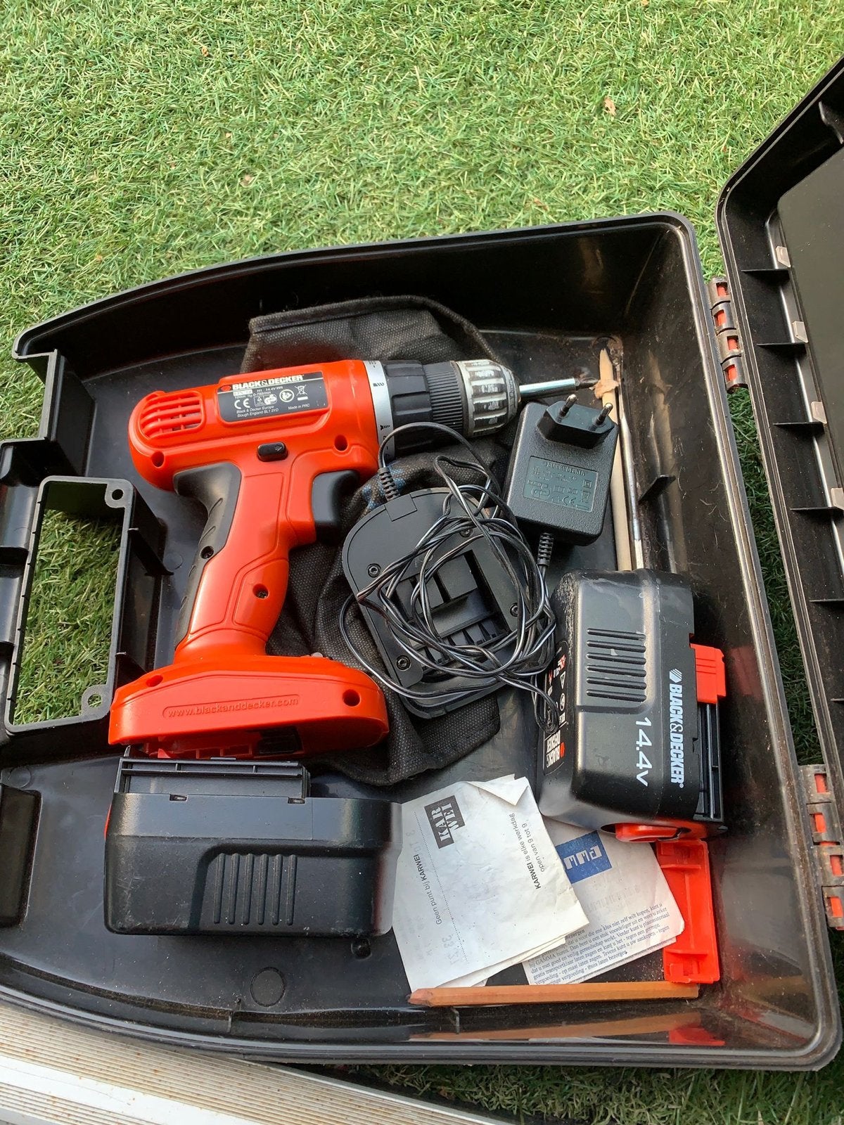 Black & Decker Accuboormachine 14.4V met lader en koffer, Ophalen of Verzenden, Gebruikt, Minder dan 400 watt, Boor- en Schroefmachine
