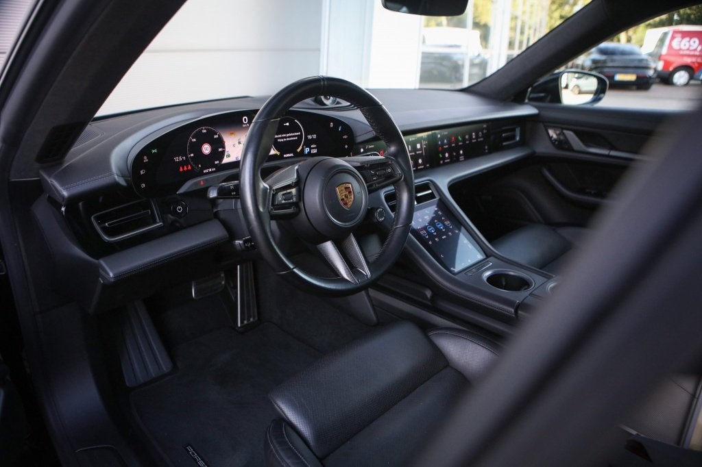 Porsche Taycan Turbo S | TECHART | PCCB | BOSE | Pano | 360, Auto's, Automaat, 0 cilinders, Leder, 88 %