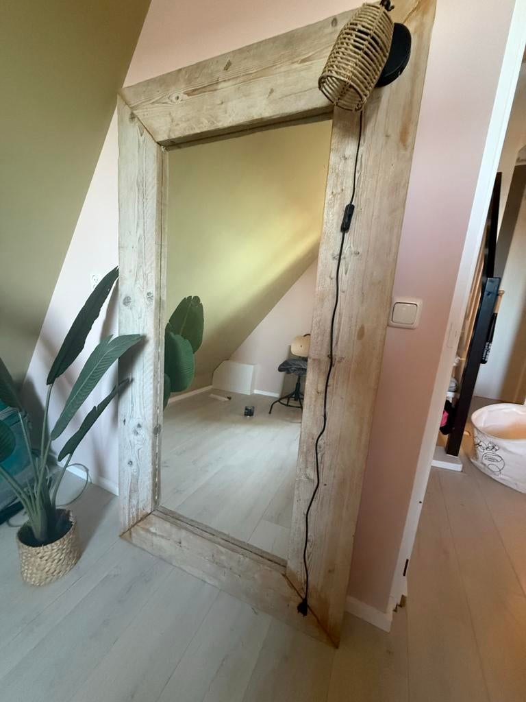 Grote spiegel met houten lijst, Huis en Inrichting, Woonaccessoires | Spiegels, Ophalen, Gebruikt, 75 tot 100 cm, 150 tot 200 cm