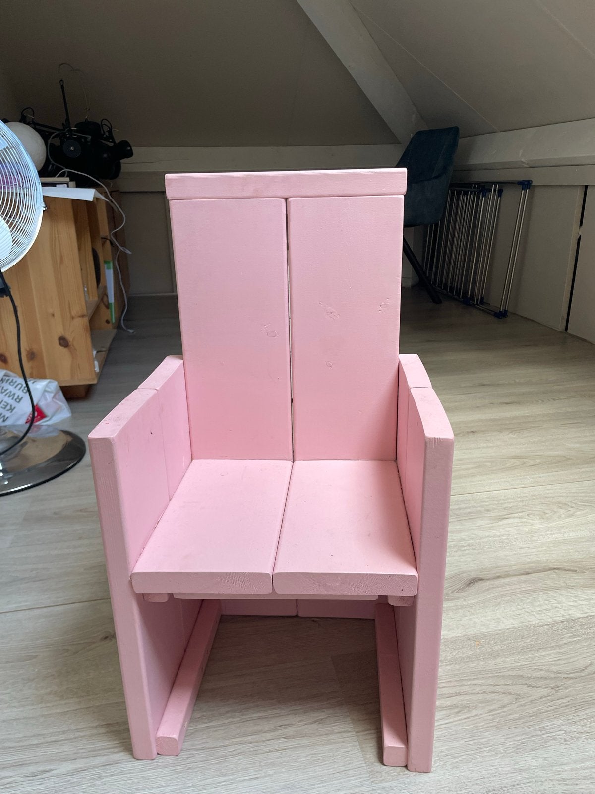 Roze Steigerhouten Kinderstoel - H63xB34xD28,5cm, Ophalen, Gebruikt, Stoel