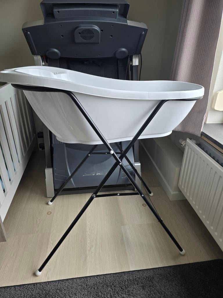 Tega babybadje met standaard - zo goed als nieuw, Overige merken, Ophalen of Verzenden, Zo goed als nieuw, Badje