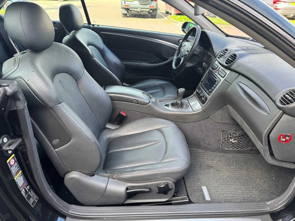 2003 Mercedes-Benz CLK-klasse Cabrio 240 Avantgarde AMG 19'', Auto's, Gebruikt, Cabriolet, 4 stoelen, Zwart