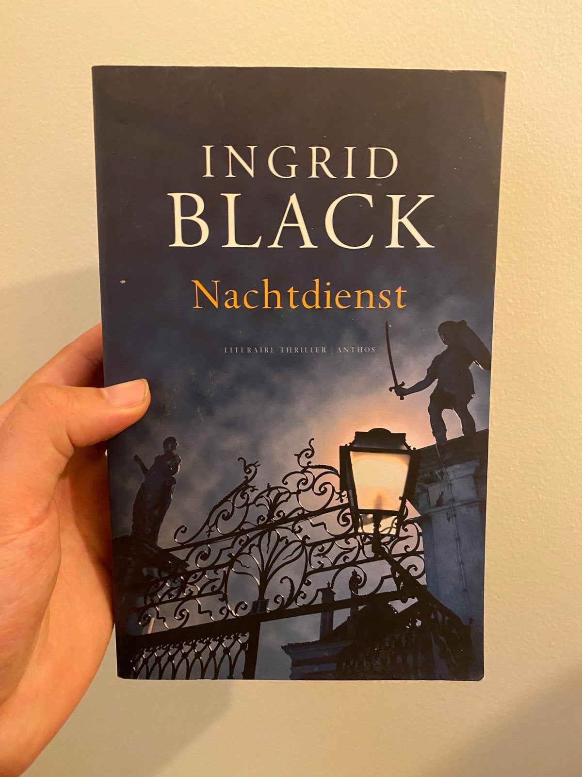 Ingrid Black - Nachtdienst (Literaire thriller), Ophalen of Verzenden, Zo goed als nieuw