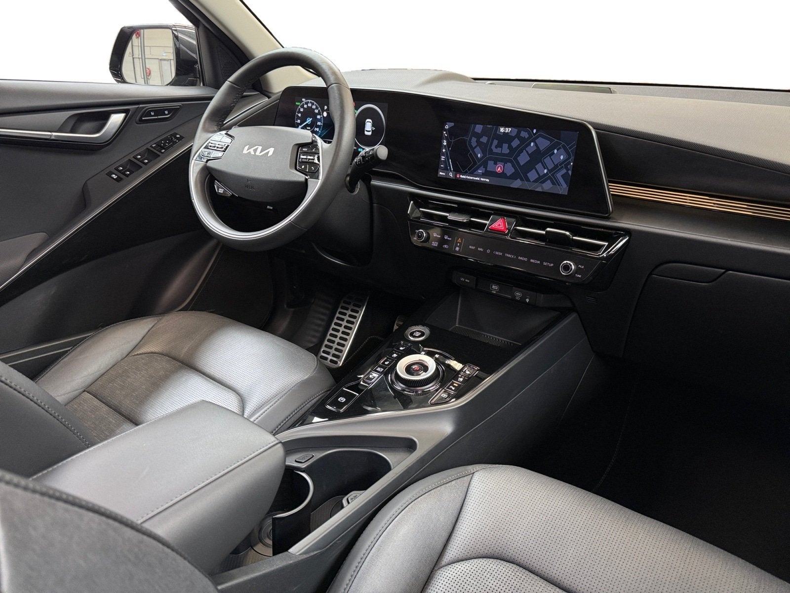 Kia Niro 1.6 GDi PHEV ExecutiveLine I Schuifdak I Leder I Me, Gebruikt, Bedrijf, 184 pk, SUV of Terreinwagen