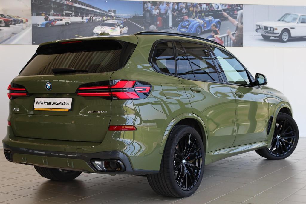 BMW X5 xDrive50e | M Sportpakket Pro | Panorama Dak | Bowers, Stof, Gebruikt, 2395 kg, Met garantie (alle)
