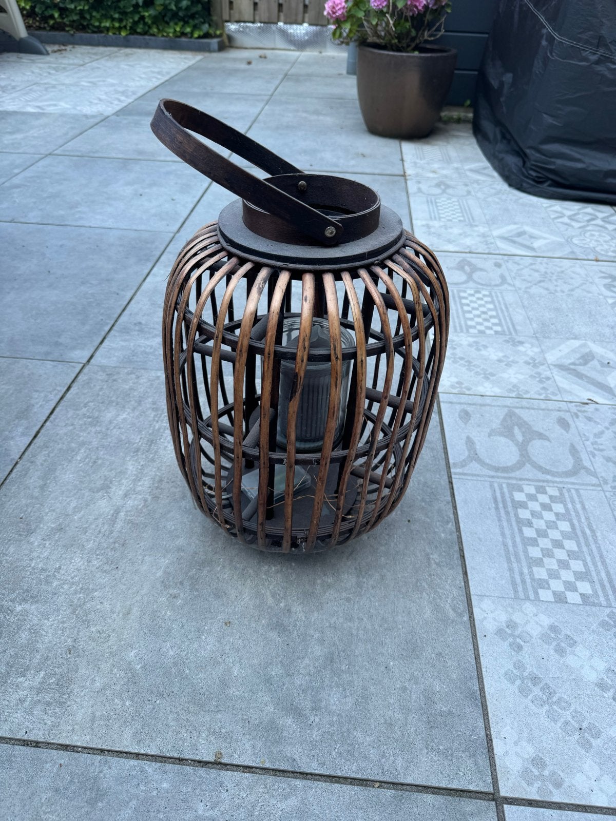 Rotan Lantaarn met Glazen Houder - Sfeervolle Verlichting, Huis en Inrichting, Woonaccessoires | Kandelaars en Kaarsen, Ophalen