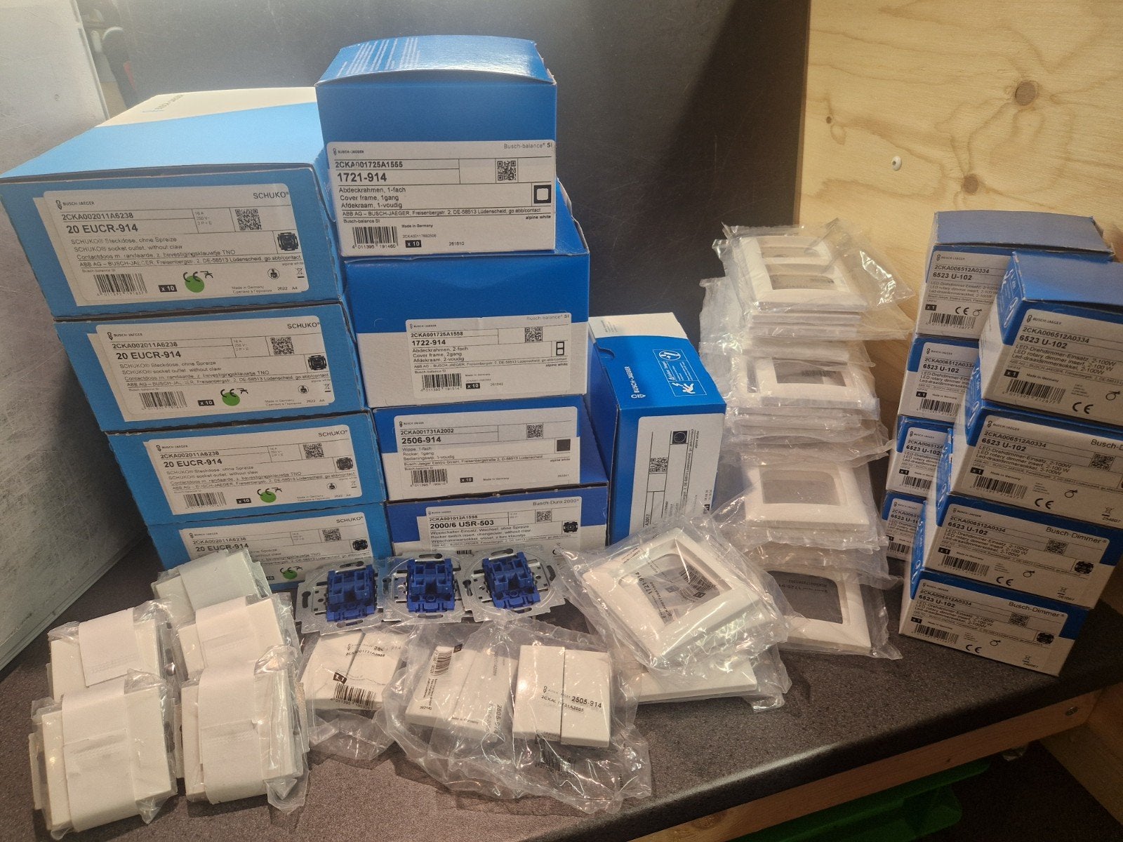 Busch en jaeger ABB schakelaar stopcontact dimmer elektra, Ophalen, Nieuw