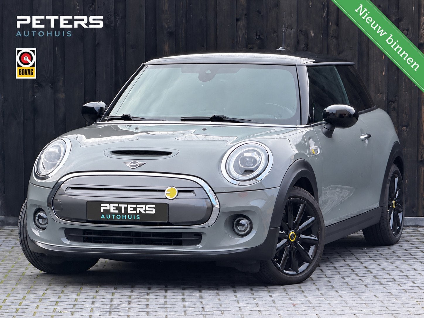 Mini Electric Essential 33 kWh| Camera| Keyless| Carplay|, Auto's, 1340 kg, 4 stoelen, 184 pk, Zilver of Grijs