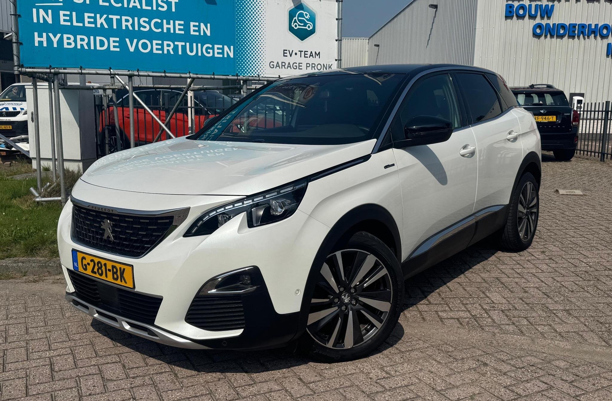 Peugeot 3008 1.2 PureTech GT Line NAVI/CARPLAY/360CAMERA, Auto's, Gebruikt, 1199 cc, Leder en Stof, Origineel Nederlands