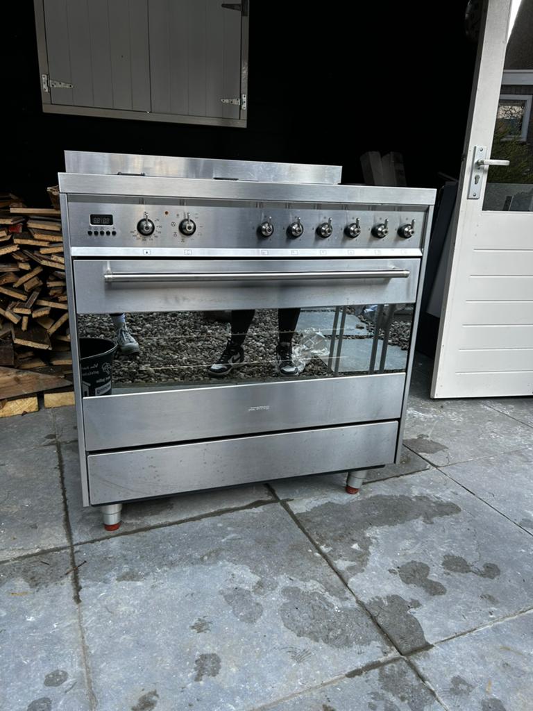 Fornuis van Smeg: 6 pitten, grote oven, gas, Ophalen, 60 cm of meer, Zo goed als nieuw, Gas