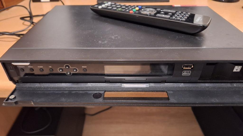 Humax 5200C INDRUK settop box met diverse aansluitingen, Ophalen