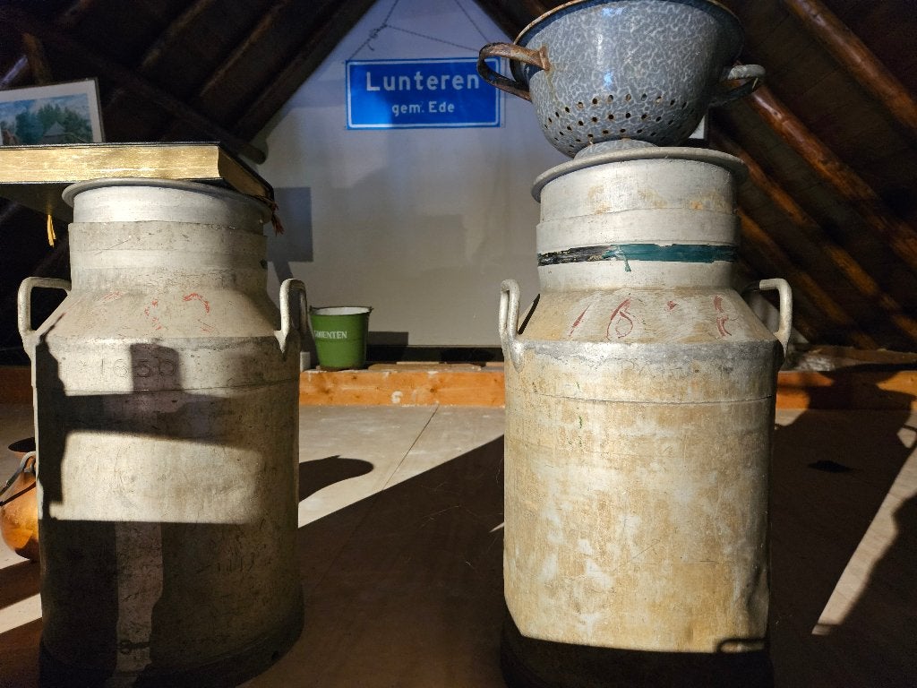 Antieke melkbussen, Ophalen