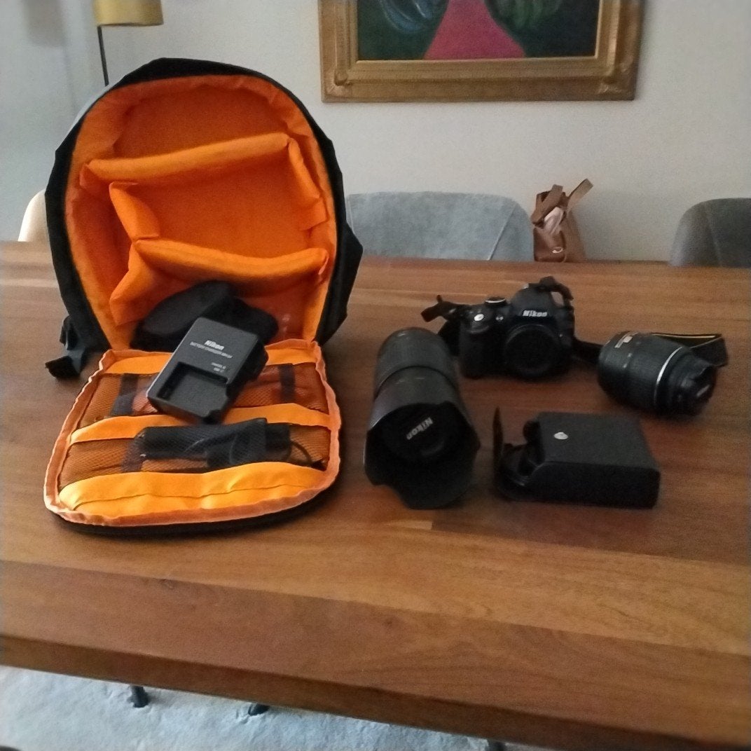 Nikon D3200 spiegelreflexcamera met 2 lenzen en tas, Ophalen, Beschermhoes/tas, Nikon, Zo goed als nieuw