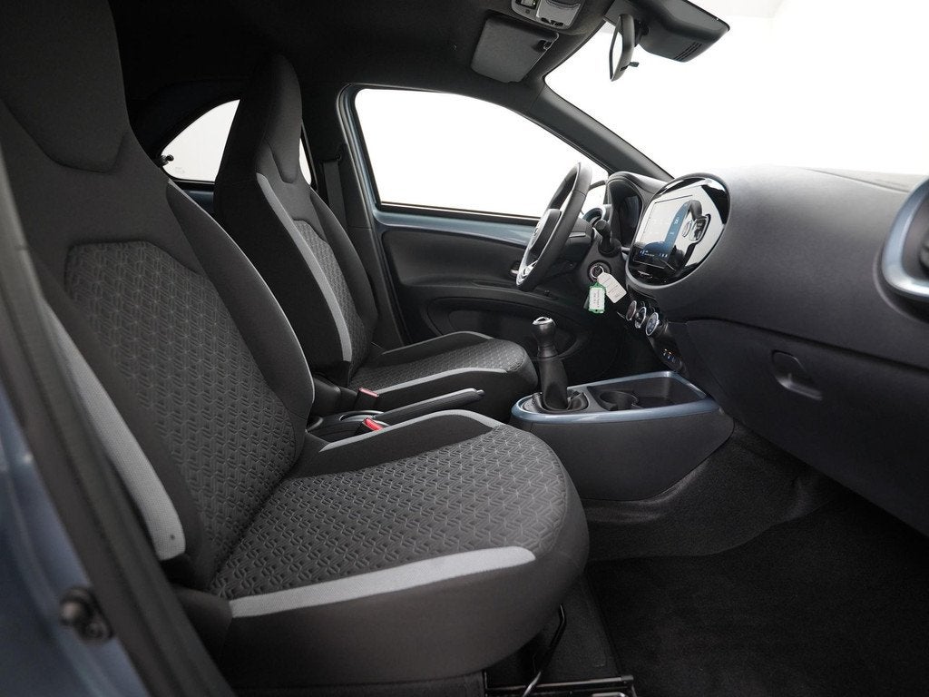 Toyota Aygo X 1.0 VVT-i MT Play Two-Tone | Camera | Stoelver, Auto's, Toyota, 12 maanden, Stof, Gebruikt, Euro 6