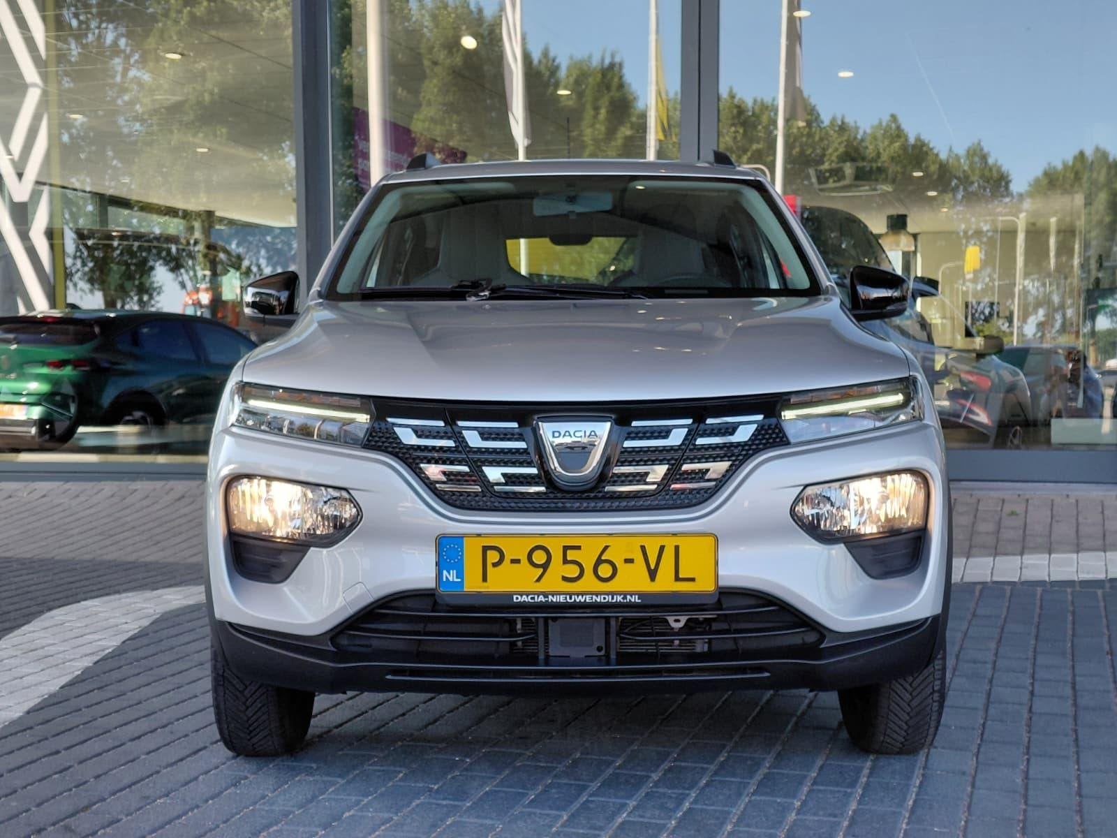 Dacia Spring Comfort Plus (Orange Pack) 27 kWh AUTOMAAT | CA, Auto's, Gebruikt, Zwart, Parkeercamera, 38 min