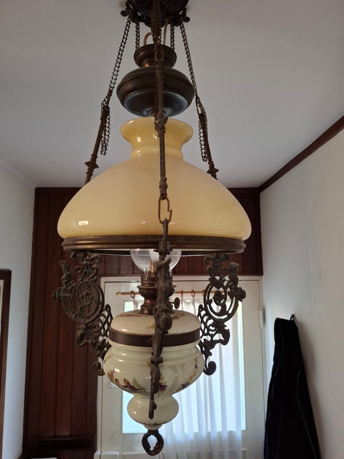 Antieke olielamp hanglamp met porseleinen decoratie, Antiek en Kunst, Ophalen