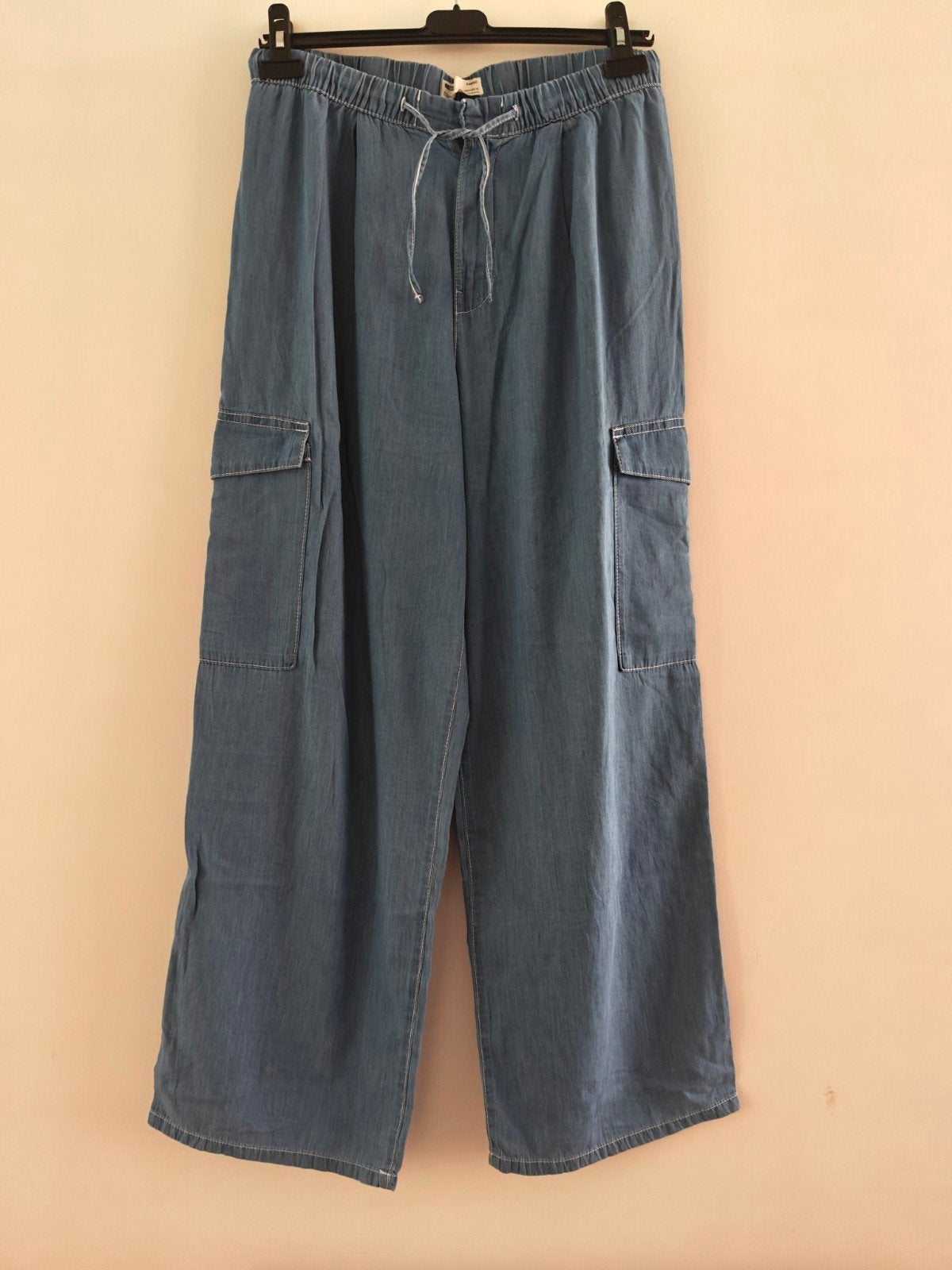 Bershka cargo broek mt. M, Maat 38/40 (M), Bershka, Zo goed als nieuw, Lang