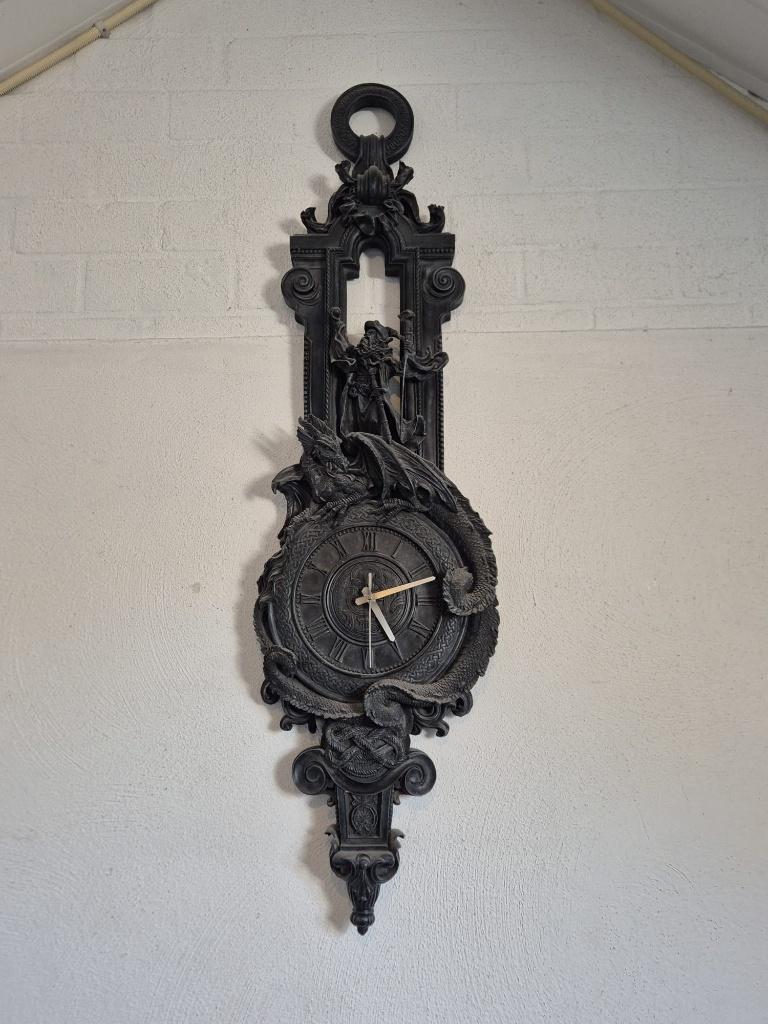 Wizard & Dragon Wandklok – Fantasy / Gothic Stijl, Ophalen, Zo goed als nieuw, Wandklok