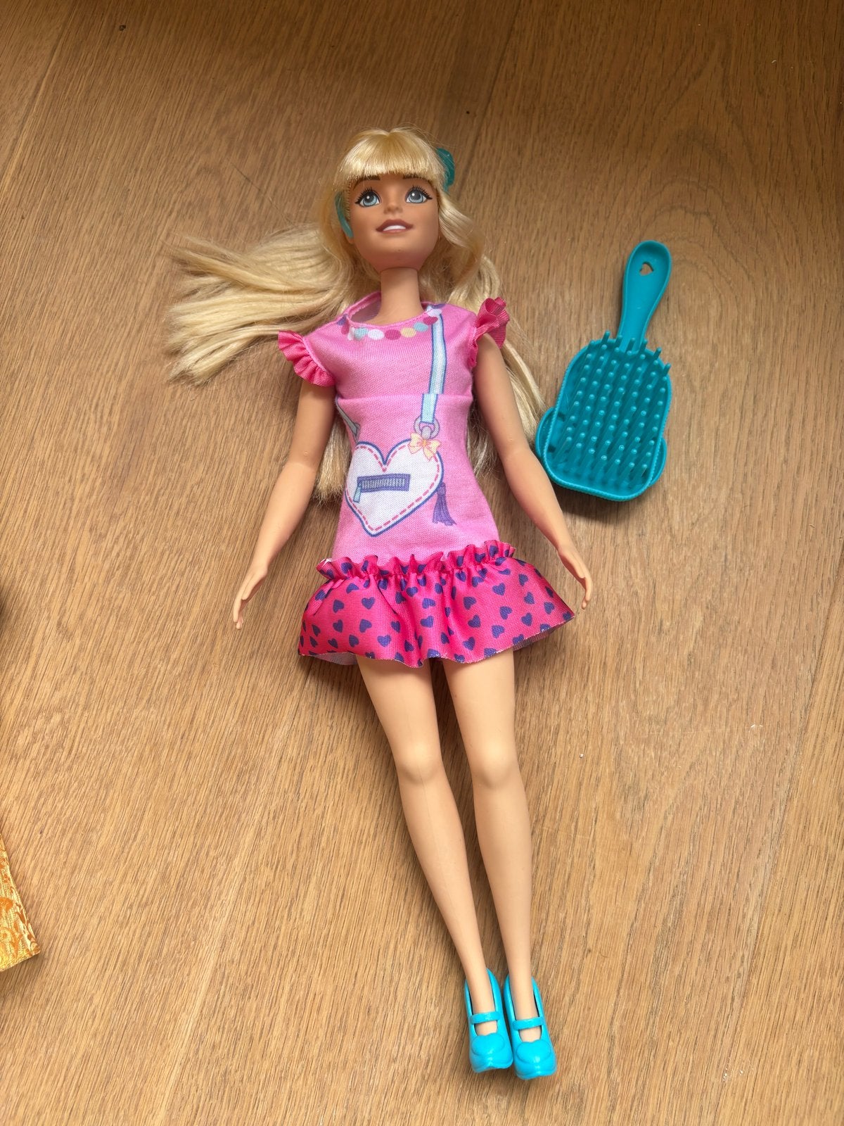 Mijn eerste Barbie pop met roze jurk en borstel, Ophalen of Verzenden, Gebruikt, Barbie