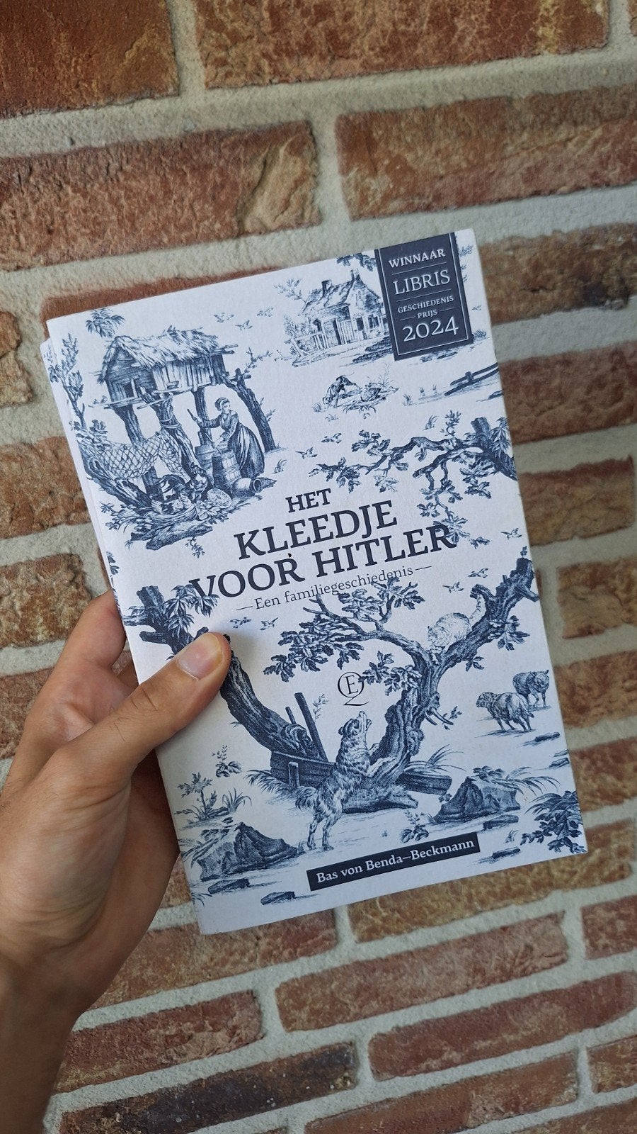 Het Kleedje voor Hitler - Bas von Benda-Beckmann, Ophalen of Verzenden, 20e eeuw of later, Gelezen, Bas von Benda-Beckmann