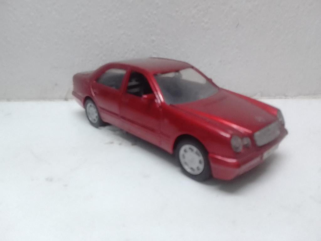 Mercedes E 320, Hobby en Vrije tijd, Ophalen of Verzenden, Zo goed als nieuw, Auto