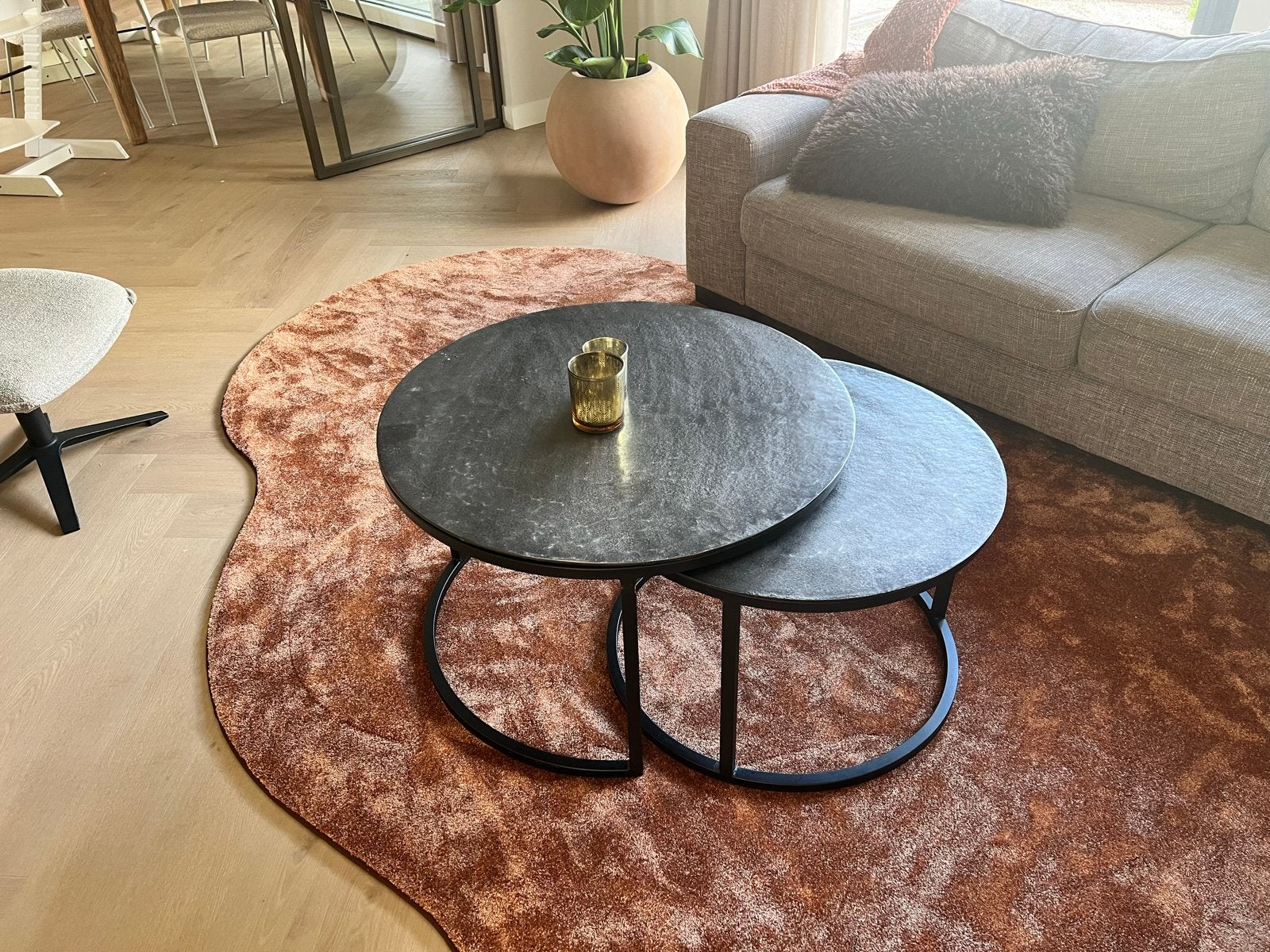 Set van 2 ronde stalen salontafels - industrieel design, Rond, Zo goed als nieuw, Metaal, 5 – 50