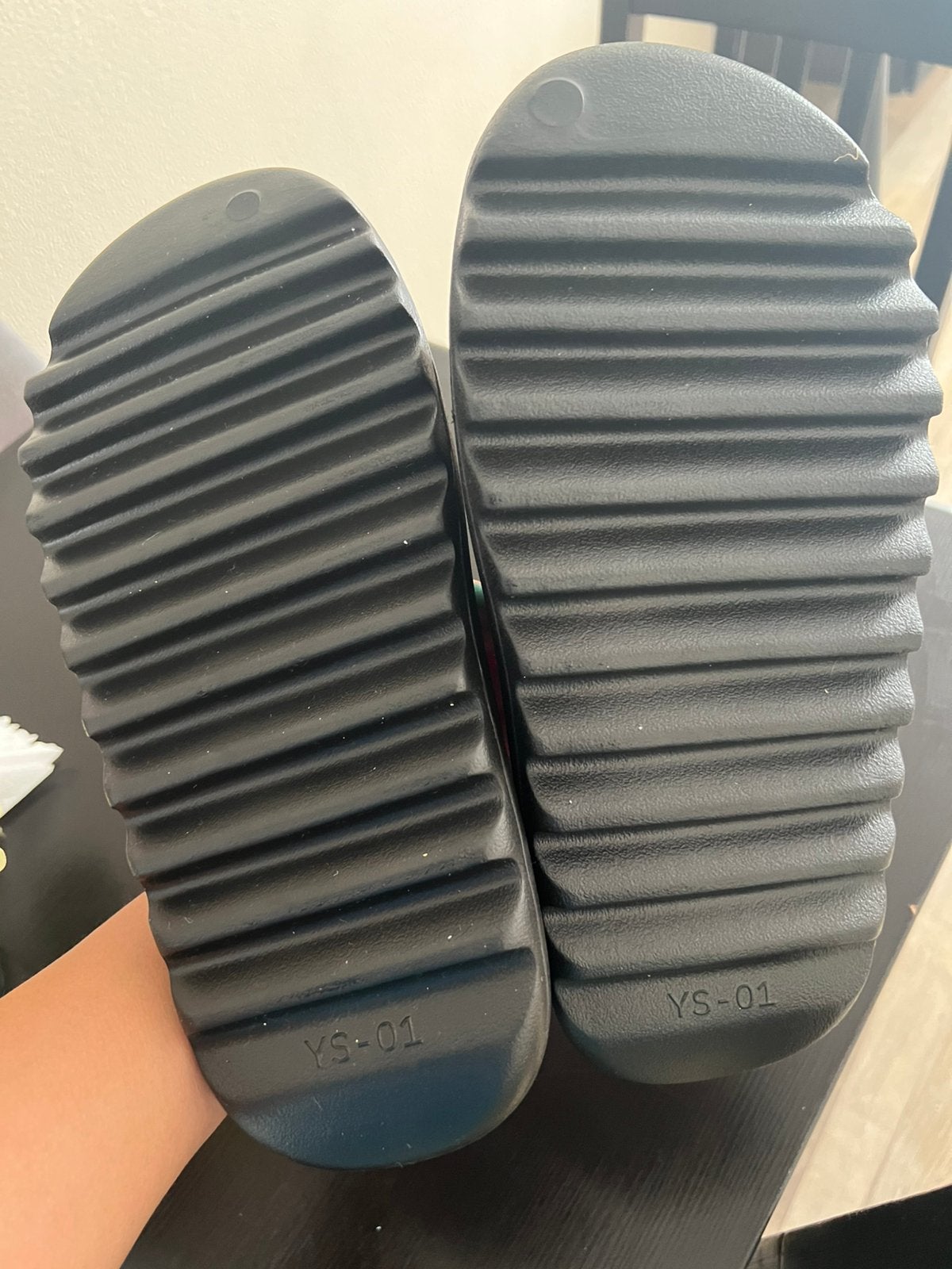 Yeezy slides brand new original, Kleding | Heren, Schoenen, Ophalen, Nieuw