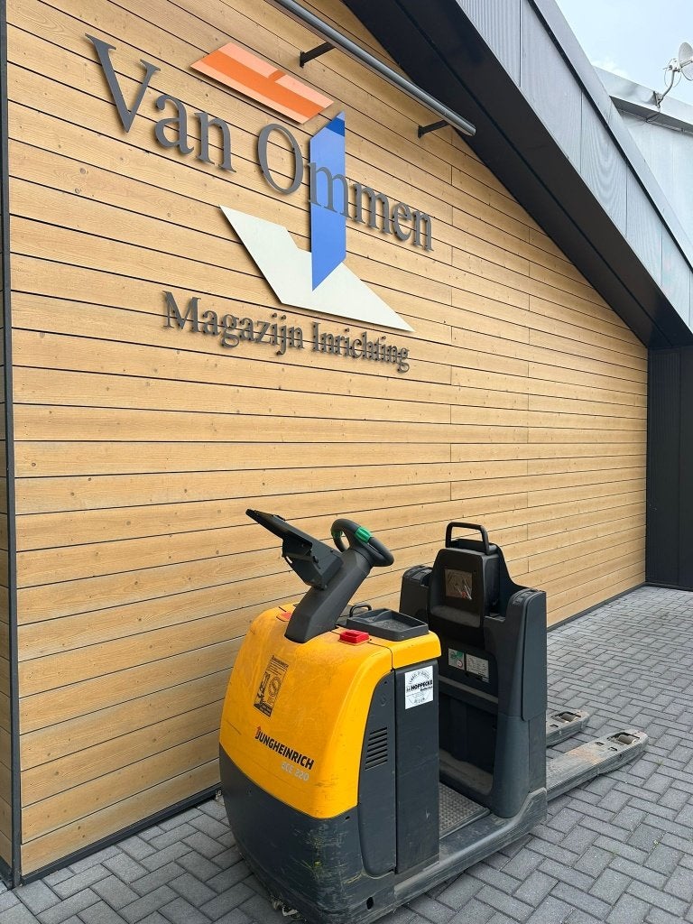 Jungheinrich ECE 220 Pallettruck / Elektrische Pompwagen, Ophalen of Verzenden, Zo goed als nieuw