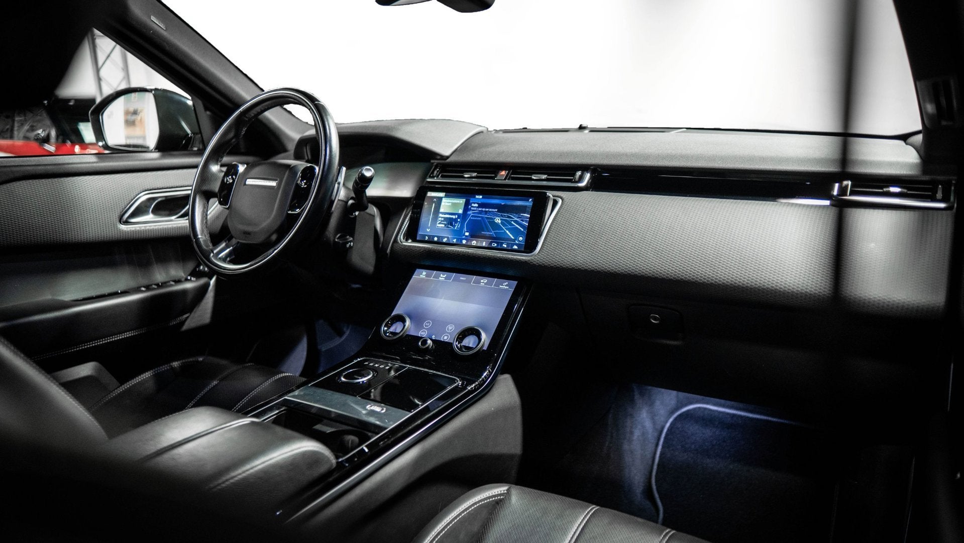 Land Rover Range Rover Velar 3.0 V6 SC AWD R-Dynamic SE | 38, 12 maanden, Gebruikt, 2995 cc, Automatische klimaatregeling