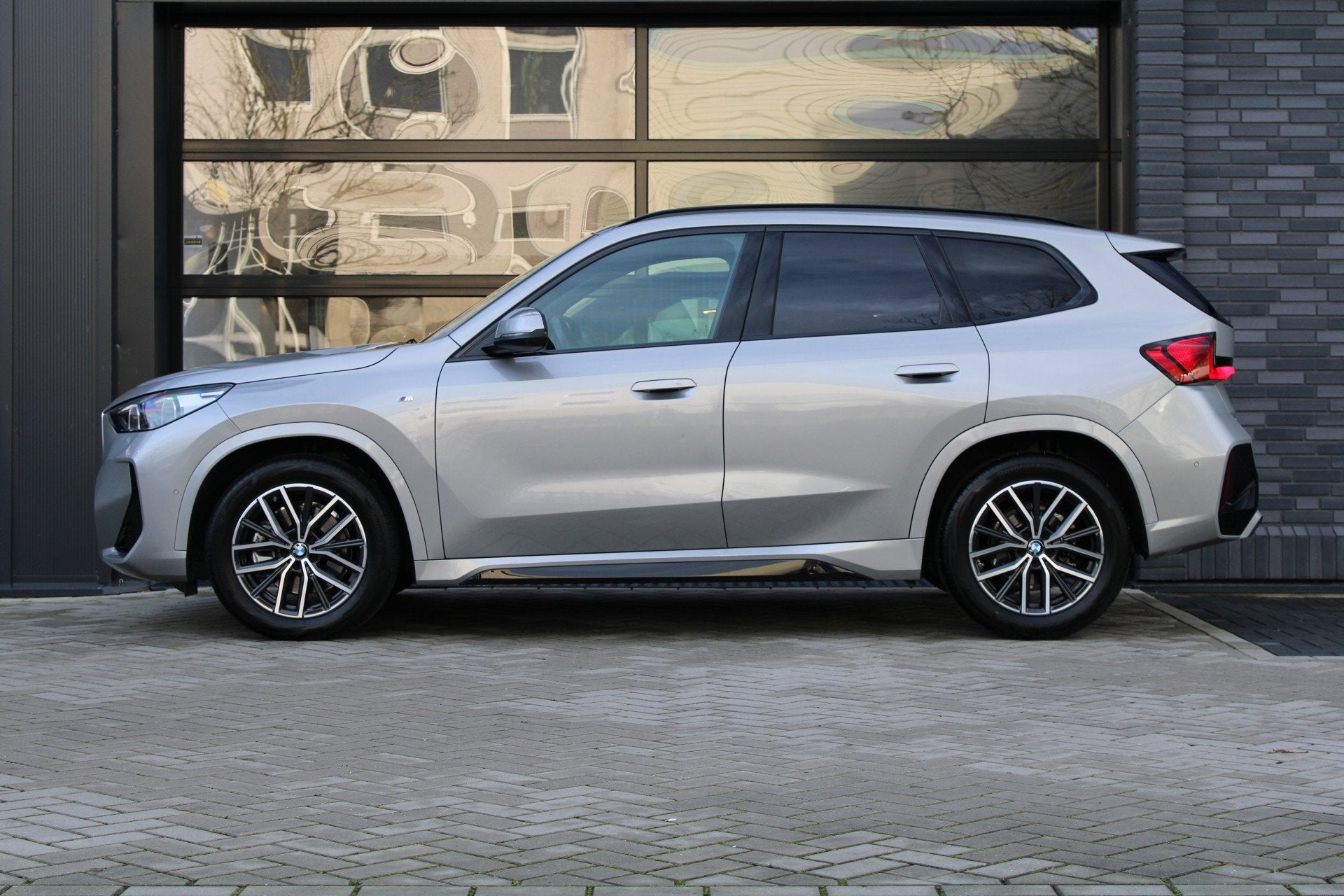Foto 6 van BMW X1 sDrive20i | BTW | M-SPORT | KEYLESS | HUD | 360 CAM |