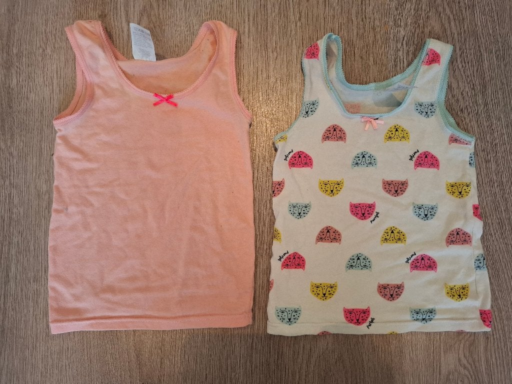 2 hemdjes meisjes maat 98/104, Ophalen of Verzenden, Zo goed als nieuw, Meisje, Nacht- of Onderkleding