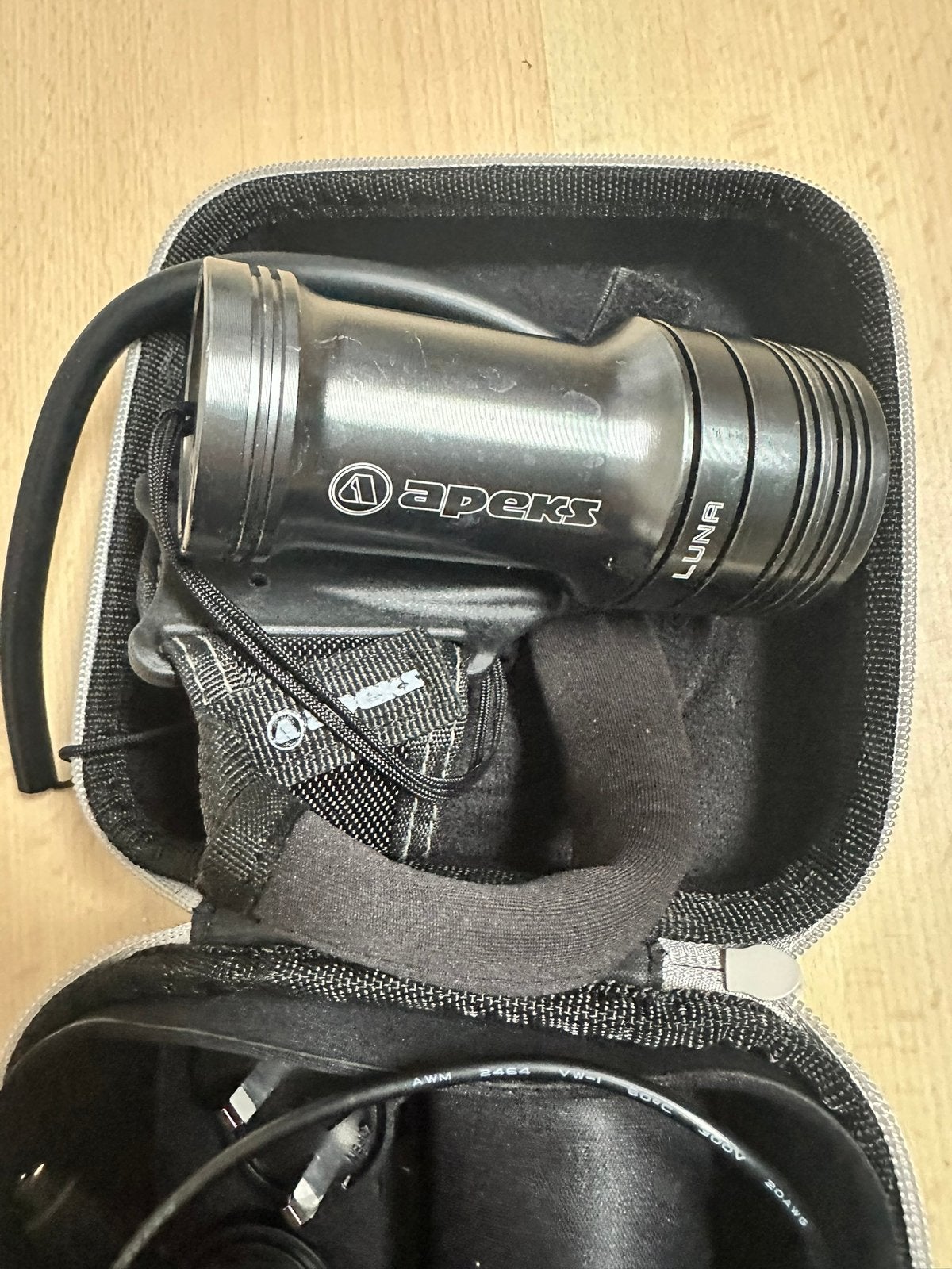 Apex Luna duiklamp 2000 lumen, Watersport en Boten, Ophalen, Zo goed als nieuw, Duiklamp