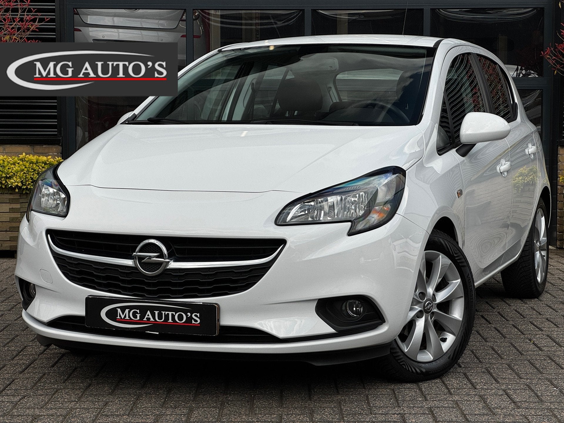 Opel Corsa 1.4 Favourite | Navigatie | Cruise Control | Park, Voorwielaandrijving, Gebruikt, 4 cilinders, Bedrijf