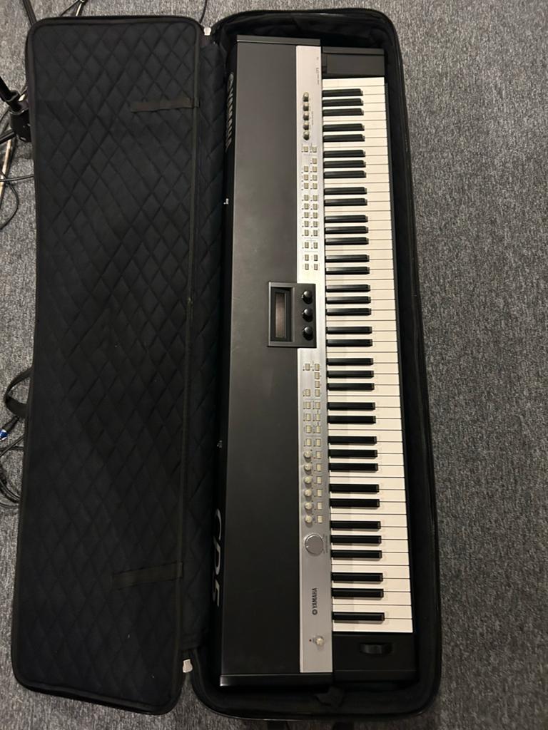 Yamaha CP5 met flightcase, Ophalen, Gebruikt, Zwart, Digitaal