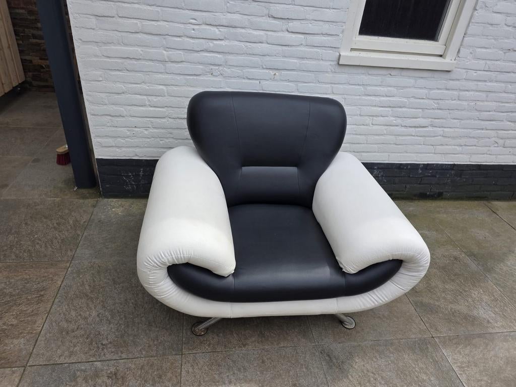 Leren fauteuil zwart wit, Huis en Inrichting, Fauteuils, Ophalen of Verzenden