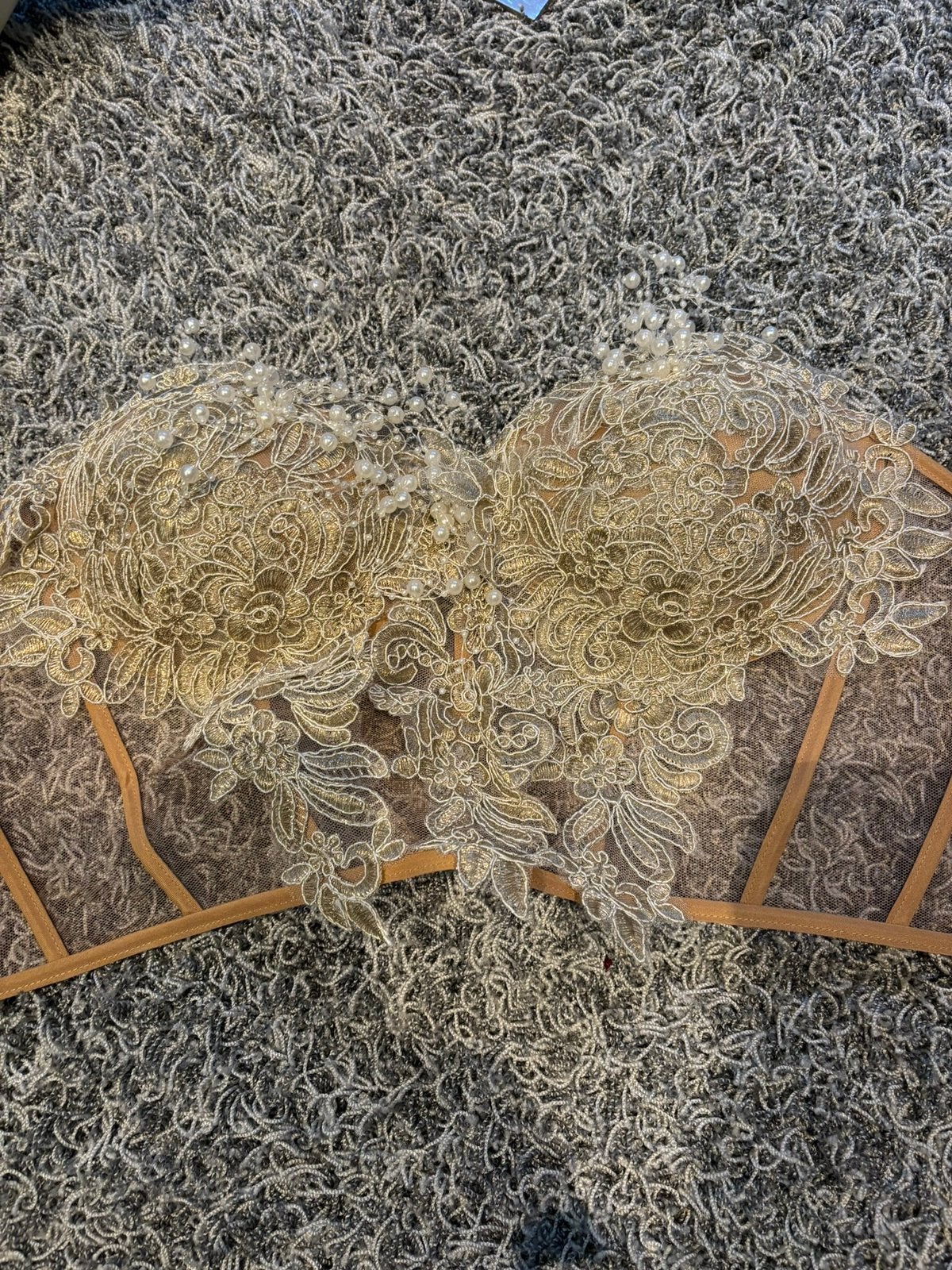 Top met kant en parels maat xxs, Kleding | Dames, Tops, ., Beige, Ophalen of Verzenden, Zo goed als nieuw