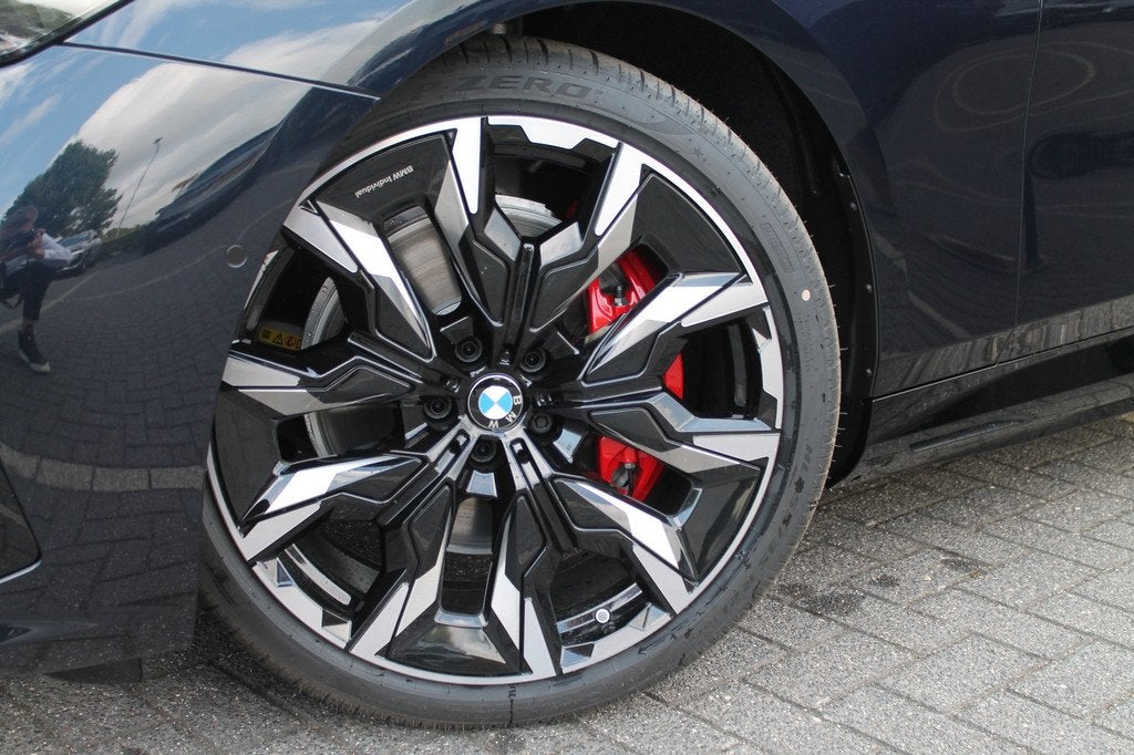 BMW i5 eDrive40 M Sport / Bowers & Wilkins / Adaptieve LED /, Auto's, BMW, Automaat, 2095 kg, Achterwielaandrijving, Zwart