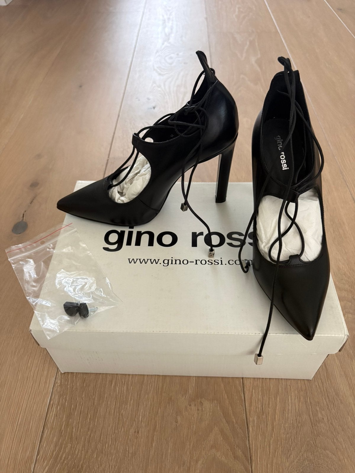 Gino Rossi leren pumps, maat 36, Ophalen of Verzenden, Zo goed als nieuw, Zwart