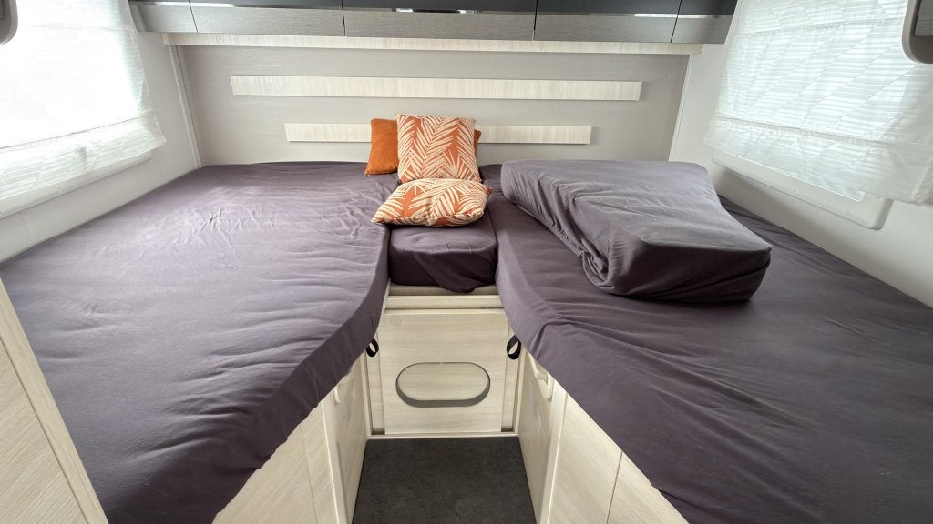 Nieuwstaat|Bomvol Chausson Titanium Ultimate 777 '2023 18dkm, Automaat, Ringverwarming, Ford, Half-integraal