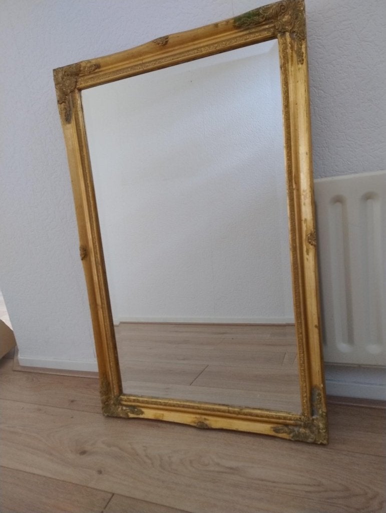 Goudkleurige spiegel, Huis en Inrichting, Woonaccessoires | Spiegels, Ophalen, Zo goed als nieuw, Minder dan 100 cm, Rechthoekig