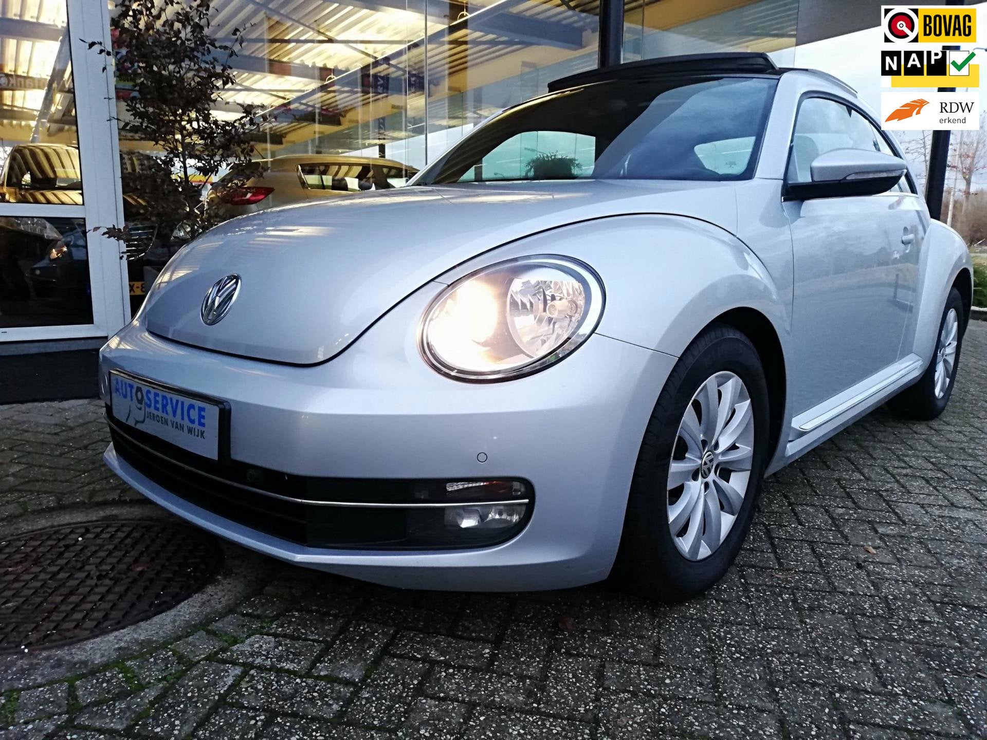 Volkswagen Beetle 1.2 TSI NIEUWE KETTING/PANODAK/NAVI/PDC V+, Voorwielaandrijving, Stof, 4 cilinders, 4 stoelen