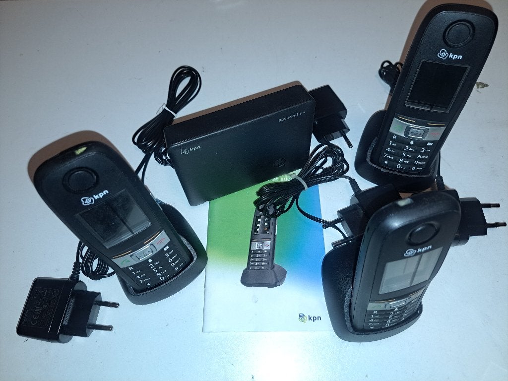 chicago robust handset met 3 telefoons, Telecommunicatie, Ophalen of Verzenden, Zo goed als nieuw, 3 handsets