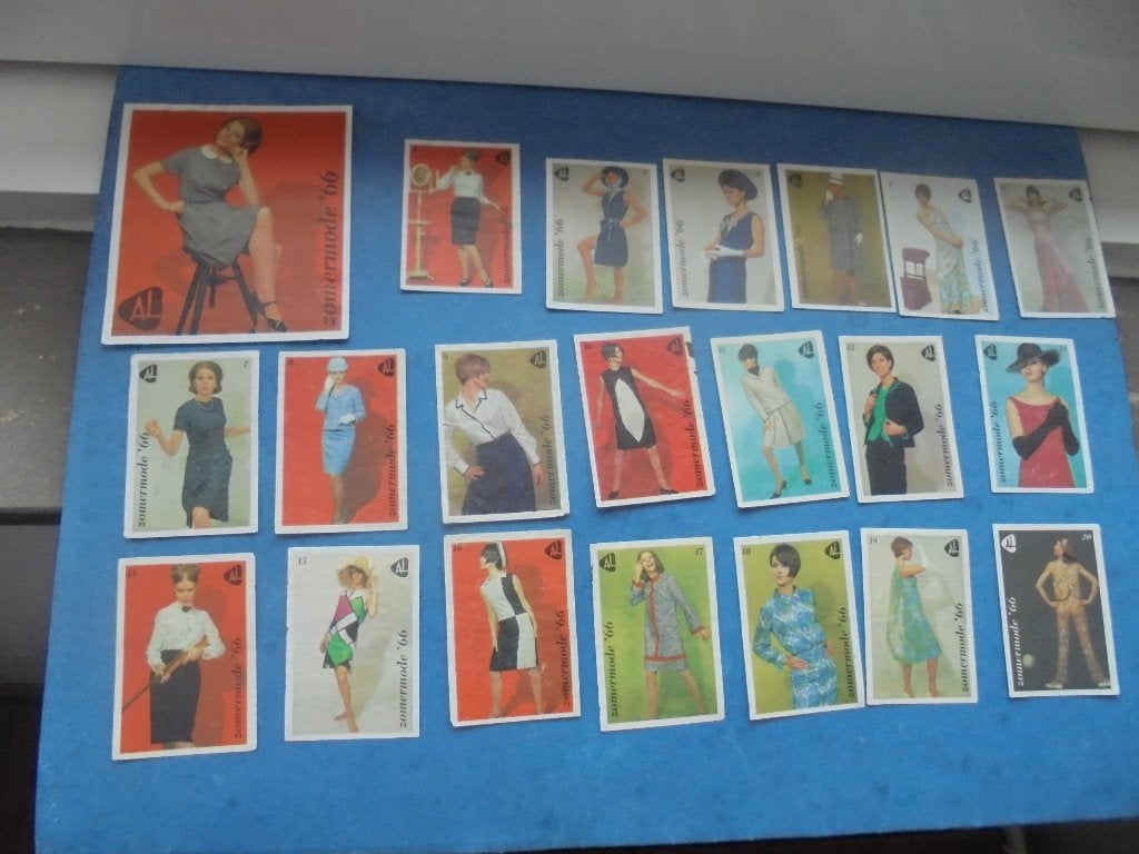 21 oude Lucifermerken, Complete serie zomermode 1966, Verzamelen, Ophalen of Verzenden, Zo goed als nieuw, Luciferdoosjes of -merken