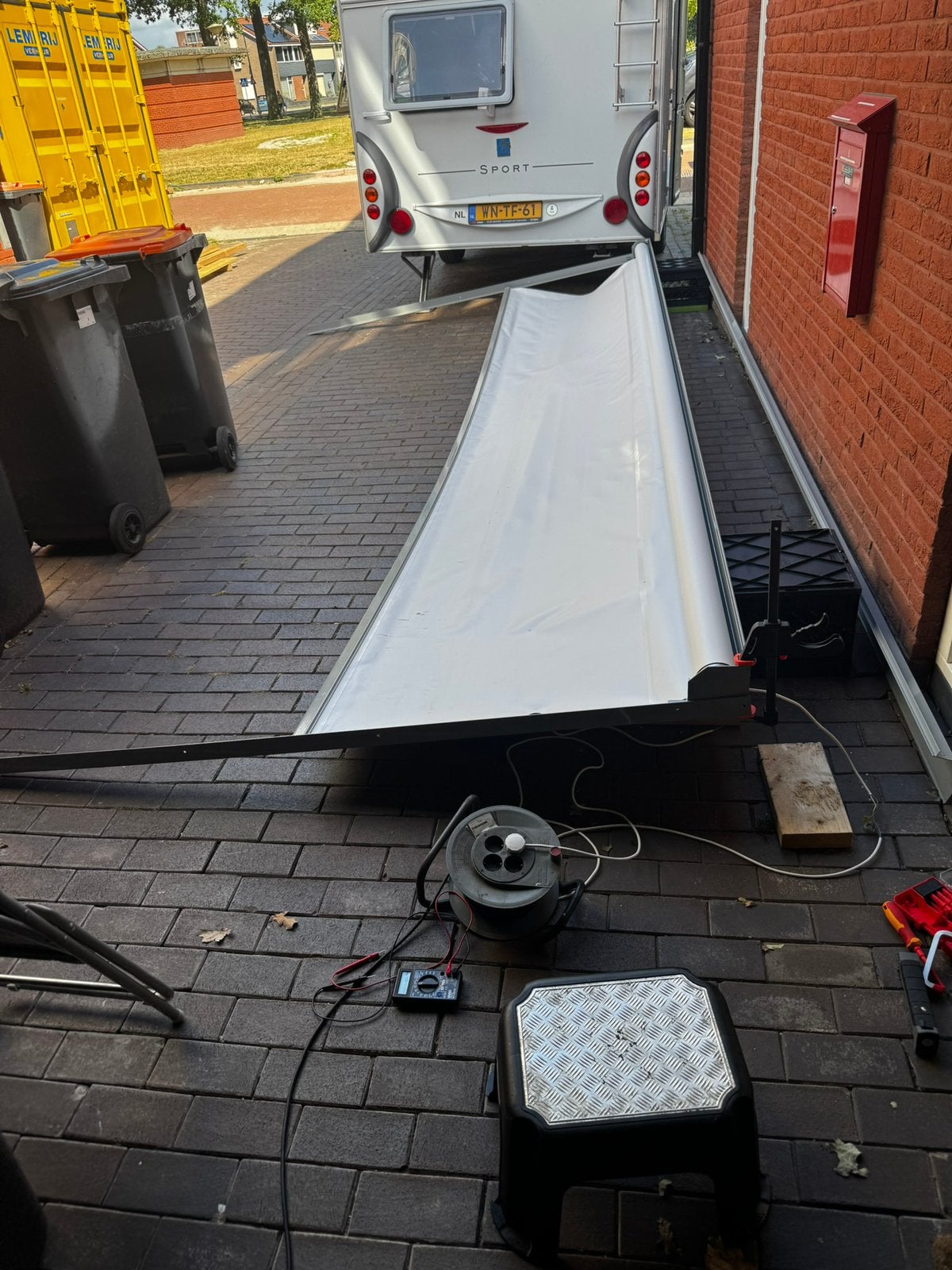 Witte screen electrisch 4.40, Ophalen, 200 cm of meer, Wit, Zo goed als nieuw
