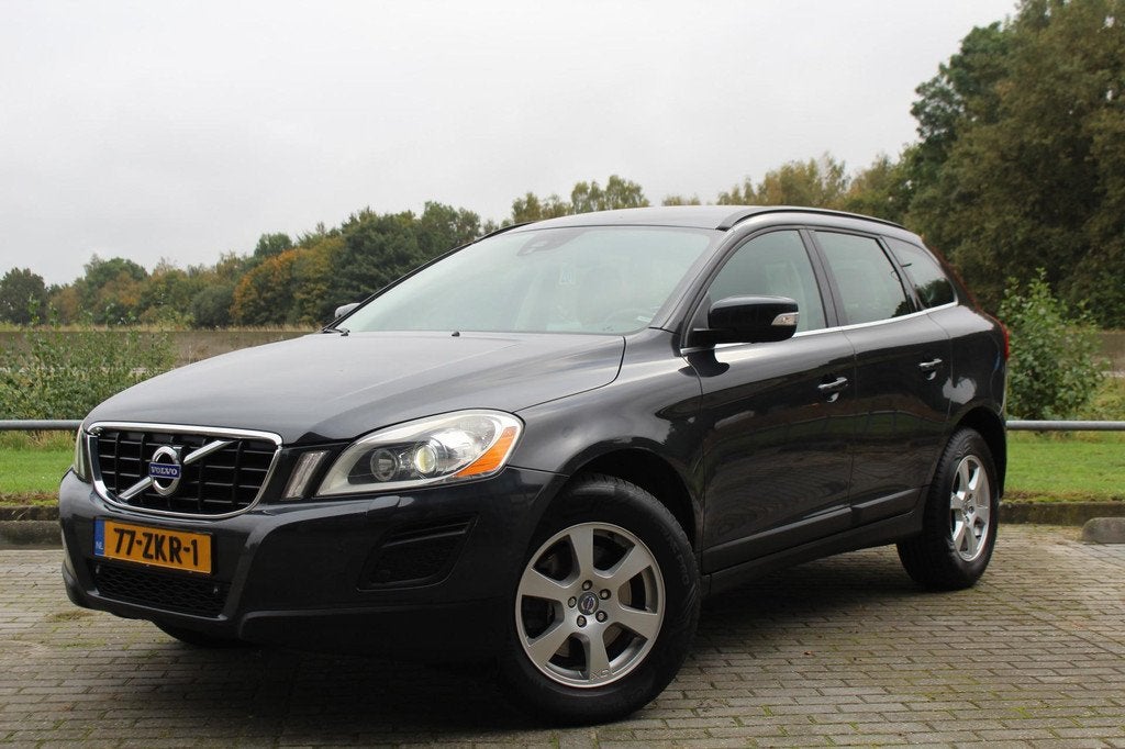 Volvo XC60 2.0 D3 Summum Navi Trekhaak Bi-Xenon Cruise contr, Auto's, Volvo, Voorwielaandrijving, Euro 5, 1624 kg, Gebruikt